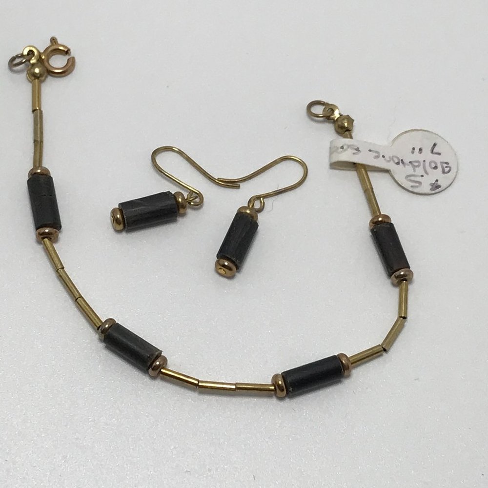 7 " Black and Gold Bracelet and Earring Set